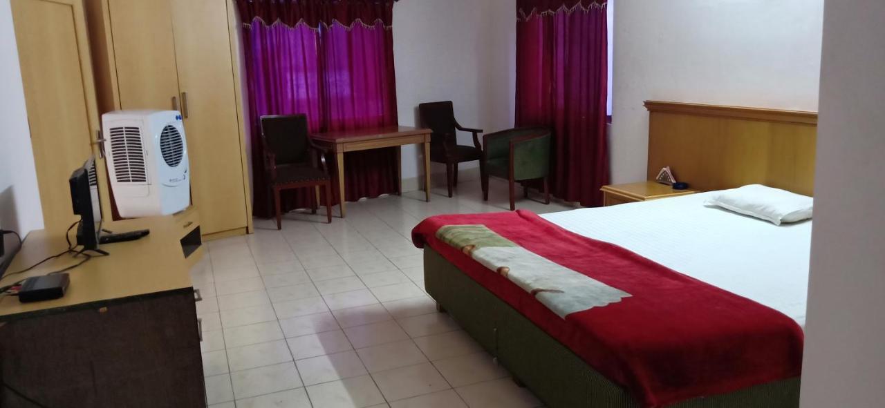 The Regency Hotell Dibrugarh Exteriör bild